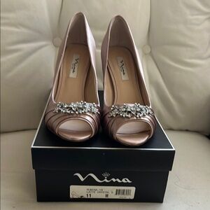 NIB “Nina” beige satin open toe dress heel w/crystal detail